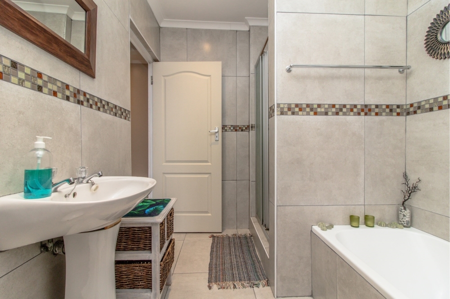 3 Bedroom Property for Sale in Franskraal Western Cape
